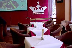 Creme De La Creme - Pubs Perth 0