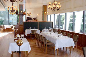 Delvaux - Pubs Perth 0