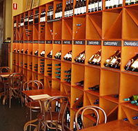 Lina's Bistro A Vin - Pubs Perth