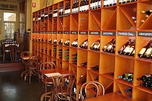 Lina's Bistro A Vin - Pubs Perth 0