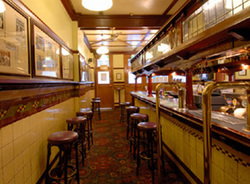 Fortune Of War Hotel - Pubs Perth 1