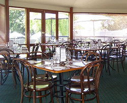 Oakbank Hotel - Pubs Perth 1