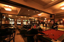 Edinburgh Castle Hotel - Pubs Perth 1