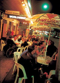 Worldsend Hotel - Pubs Perth 2