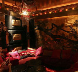 Lychee Lounge - Pubs Perth 3
