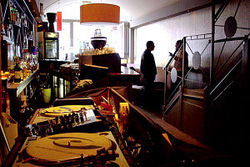 Aura The Lounge - Pubs Perth 3