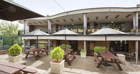Castle Hill Tavern - Pubs Perth 1
