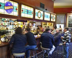 Kensington Hotel - Pubs Perth 3