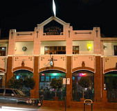 Victoria Park Hotel - Pubs Perth
