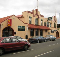 Cooley's Hotel - Pubs Perth