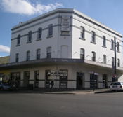 Royal Hotel - Pubs Perth
