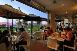 Mullaloo Beach Hotel - Pubs Perth 1