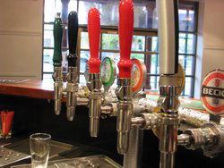Mayfair Tavern & Bottleshop - Pubs Perth 2