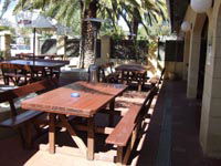 Pig & Whistle Bar & Bistro - Pubs Perth 2