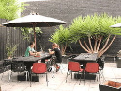 Glasshouse Hotel - Pubs Perth 3