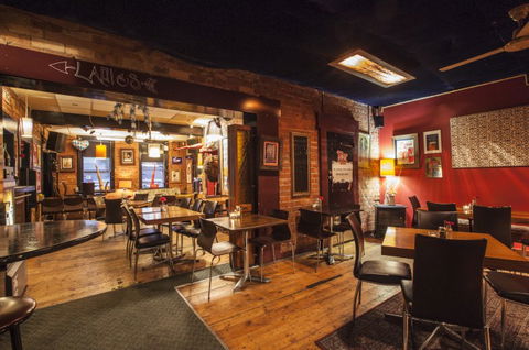 The Fox Hotel - Pubs Perth 3
