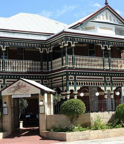 Julios - Pubs Perth 0