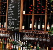 Amphoras  Bar  Bistro - Pubs Perth