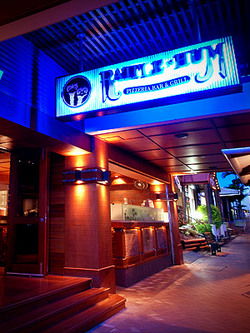 Rattle N Hum Port Douglas - Pubs Perth 1