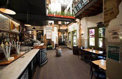 Queens Tavern - Pubs Perth 1