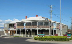 The Oxford Bathurst - Pubs Perth 3