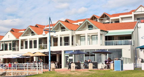Emmas On The Boardwalk - Pubs Perth 1