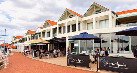 Emmas On The Boardwalk - Pubs Perth 3