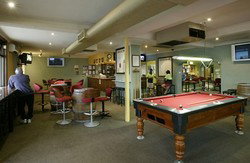 Albion Park Hotel - Pubs Perth 3