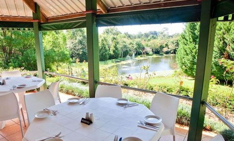 Cedar Creek Estate Vineyard & Winery Restaurant - Pubs Perth 1