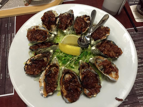 Duke Of Edinburgh Hotel - Pubs Perth 3