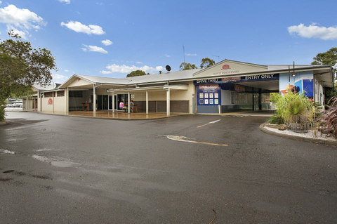 Lakeside Village Tavern - Pubs Perth 3