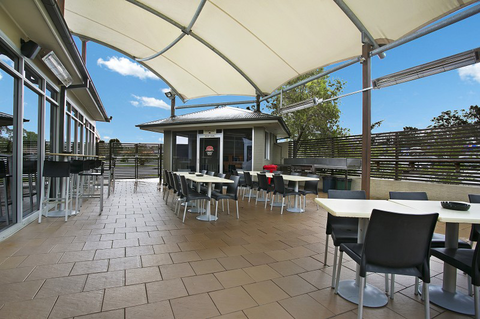Lakeside Village Tavern - Pubs Perth 4