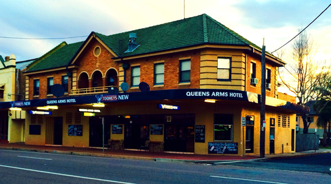 Queens Arms Hotel - Pubs Perth 0