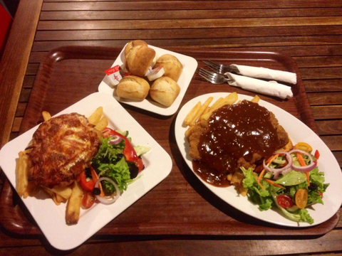 The Caves Country Pub - Pubs Perth 1