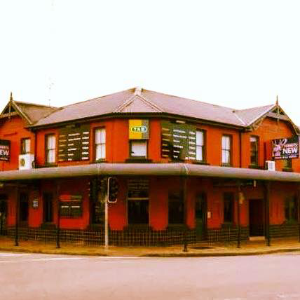 Town Hall Hotel - Pubs Perth 1