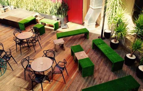 Oasis Bar - Pubs Perth 1