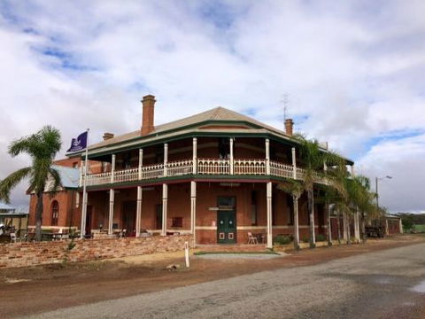 Greenhills Inn - Pubs Perth 2