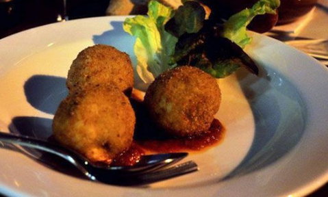 Via Napoli Pizzeria - Pubs Perth 0