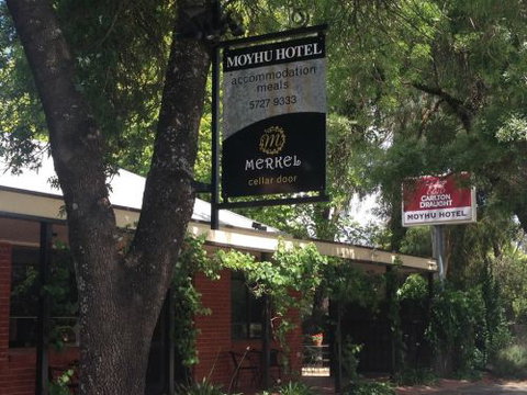 Moyhu Hotel - Pubs Perth 1