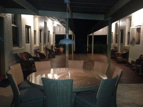 Moyhu Hotel - Pubs Perth 3