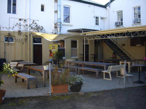 Oxford Hotel - Pubs Perth 4