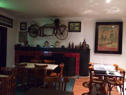 Queens Arms Hotel - Pubs Perth 3