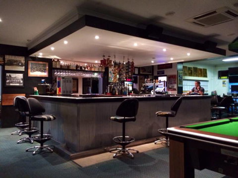 Queens Arms Hotel - Pubs Perth 4