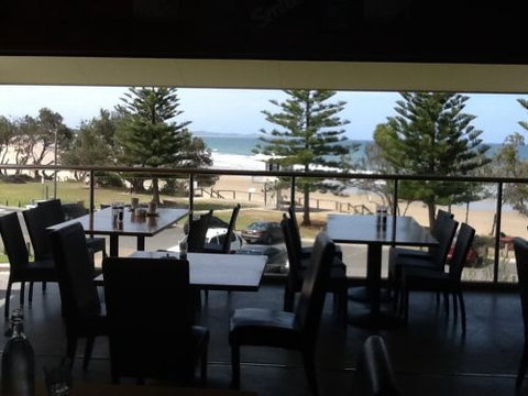 Fat Fish Beachfront Bistro - Pubs Perth 0