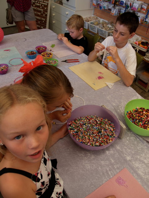 School Holiday One Hour Beading Workshops - Pubs Perth 1
