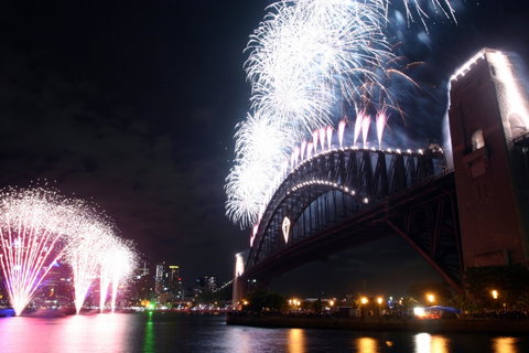 Sydney Harbour New Year’s Eve Fireworks Dinner Cruises - Pubs Perth 1
