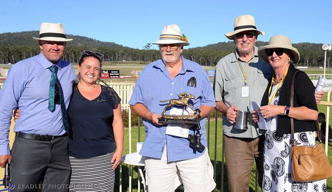 Tathra Beach Bowlo Tathra Cup Family Race Day - Pubs Perth 2