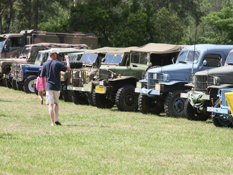 Clarence Town Swim In And Rally - Pubs Perth 1