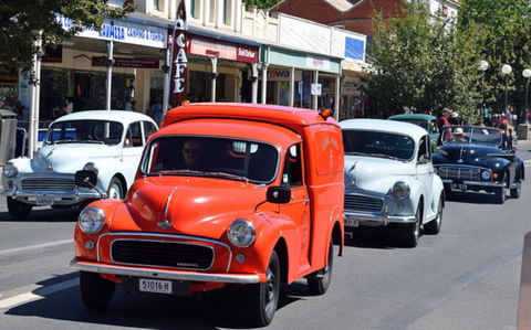 Corowa Rotary Federation Festival Parade - Pubs Perth 2