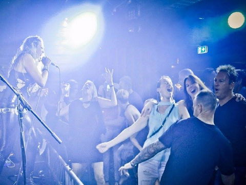 Karaoke At The Avenue - Pubs Perth 0